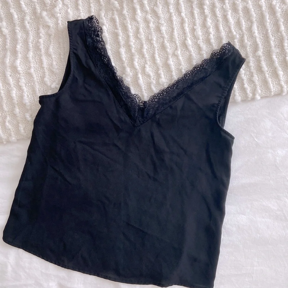 SHEIN V-neck Camisole with Lace Trim | Size XS - Picture 3 of 4